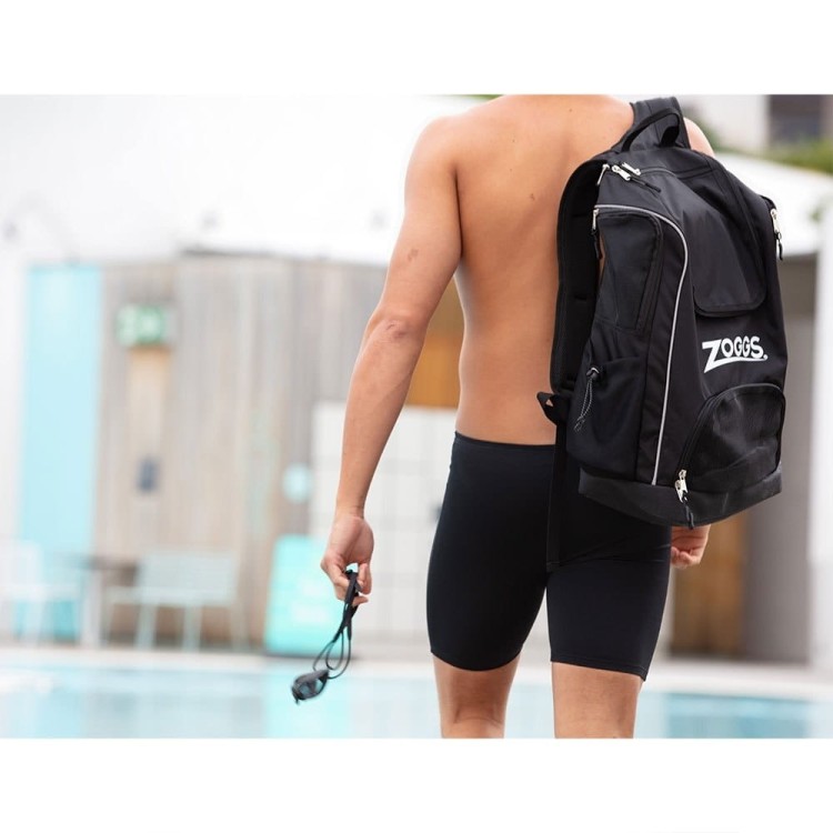 plecak-na-basen-dla-plywakow-zoggs-rpet-czarny-9a.jpg