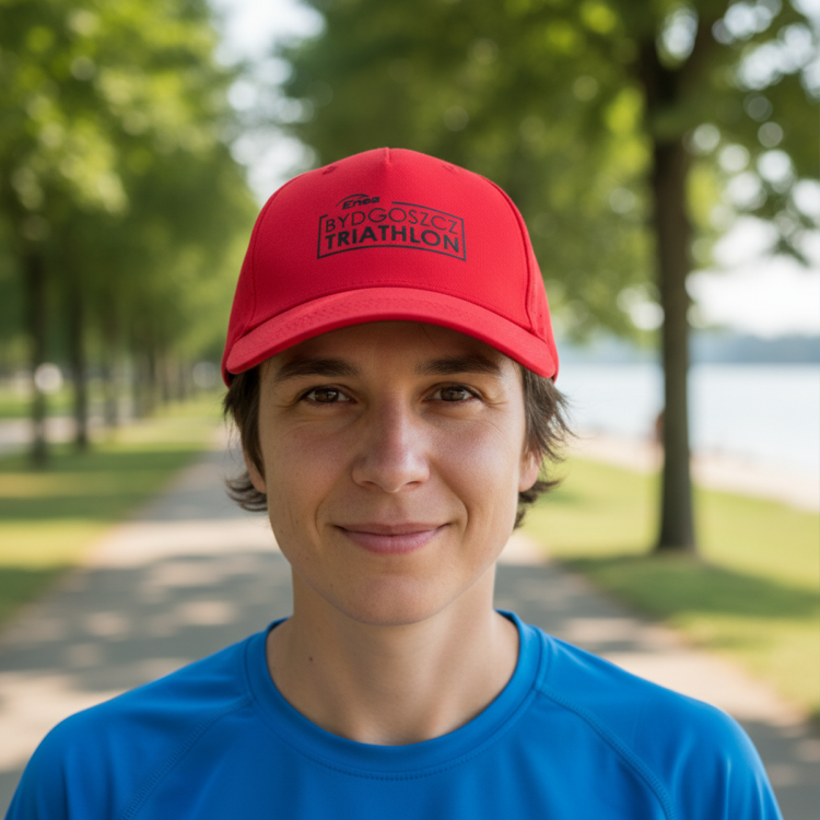 czapka-czerwona-na-głowie-chłopaka.png