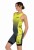 strój-triathlonowy-szaro-zólty-bez-rekawów-kobieta-przód-z-ukosa-zbliżenie.jpg