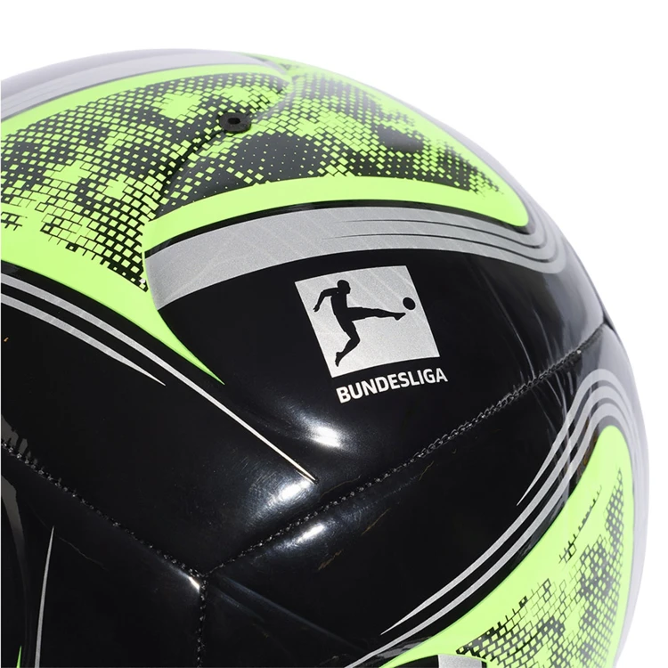 pilka-adidas-bundesliga-KV4045-3.jpg