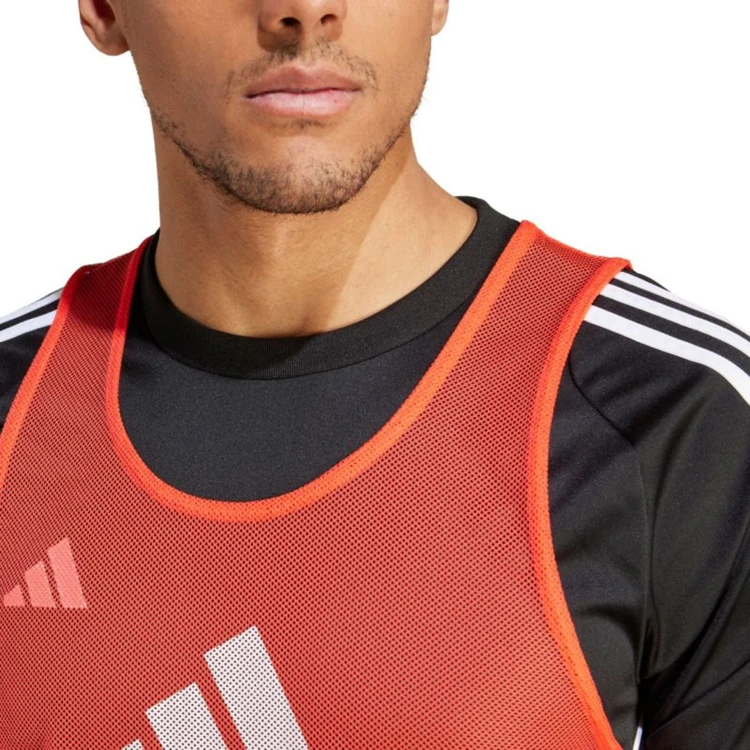 znacznik-adidas-JF3245-czerwony-7.jpg