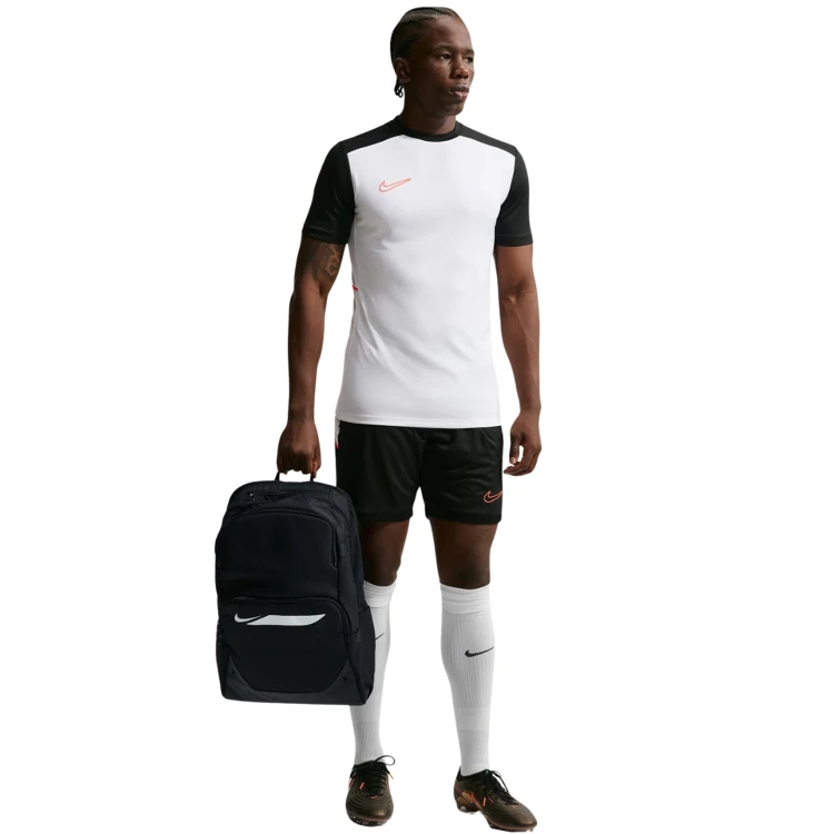 plecak-nike-academy-l-czarny-IO0912-010-9.jpg