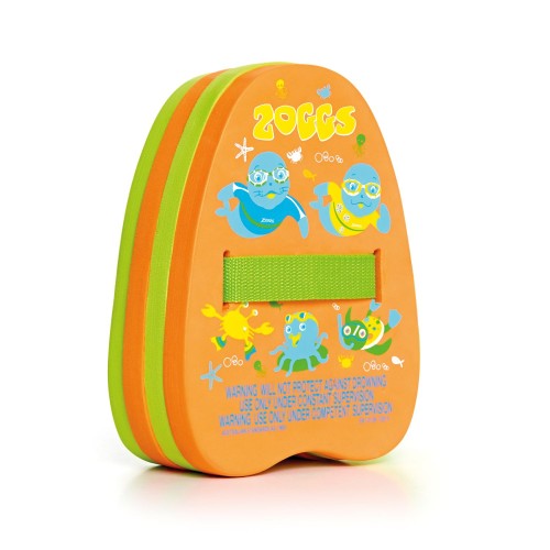 Zoggs-pływak-na-plecy-Back-Float-widok-od-przodu-na-stojący-pływak.jpg