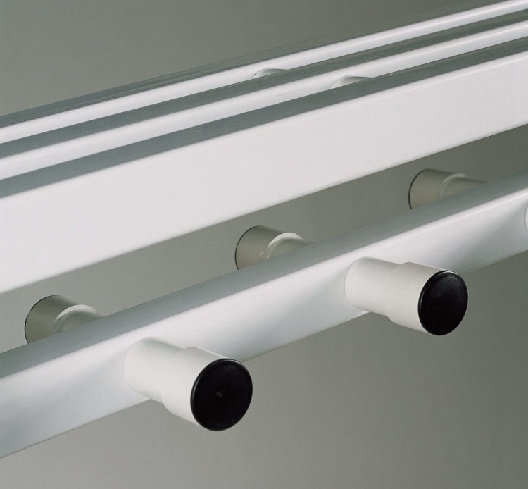 Wieszak naścienny z tworzywa