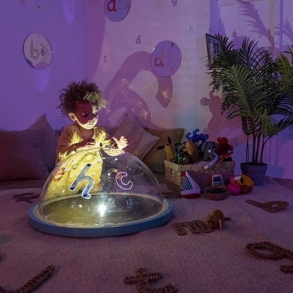 Sensoryczna kopuła świetlna - projektor immersyjny