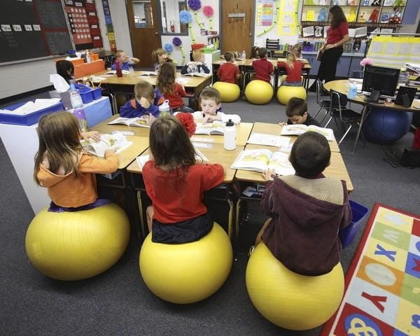 Gymnic SitnGym Jr 45 piłka do siedzenia dla dzieci