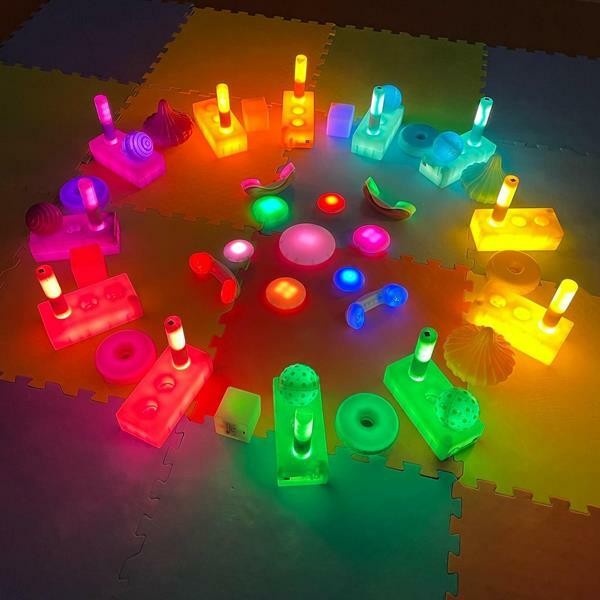 Klocki sensoryczne budowlane świecące