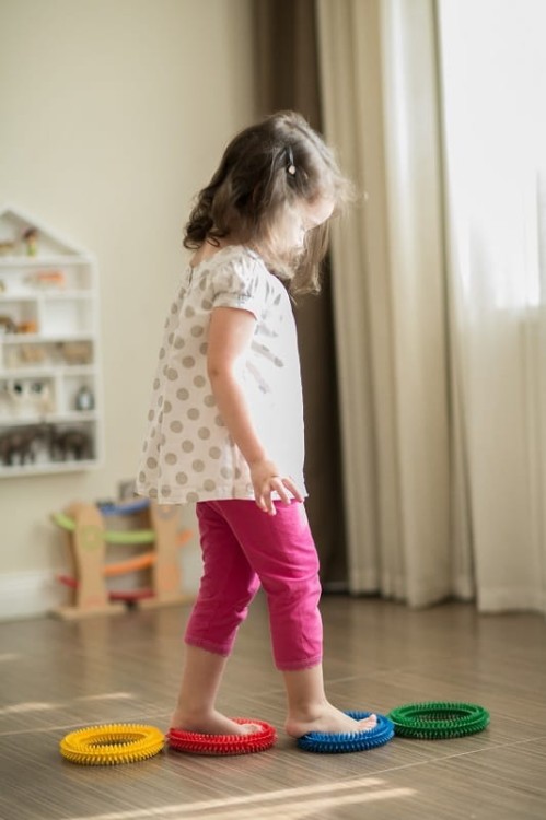 Gymnic Aku Ring sensoryczne ringo do ćwiczeń z wypustkami