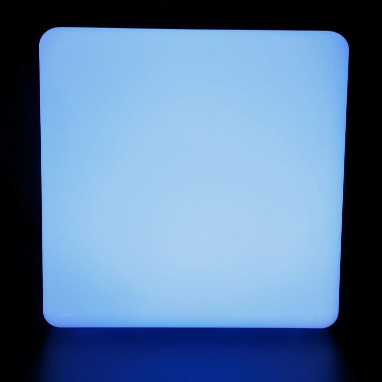 Świetlisty kolorowy sześcian