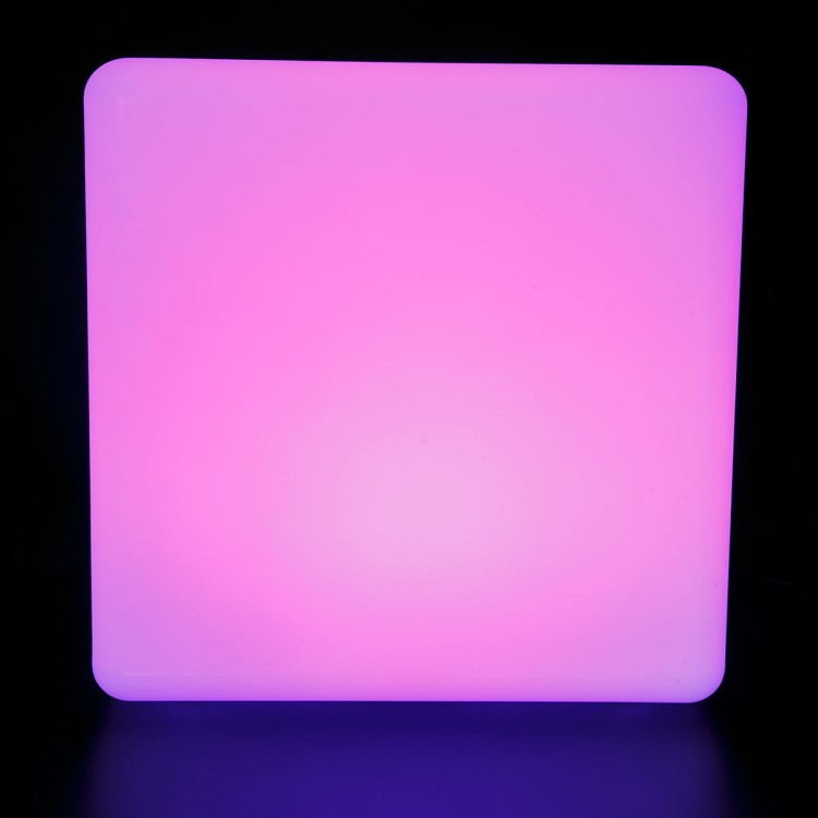 Świetlisty kolorowy sześcian